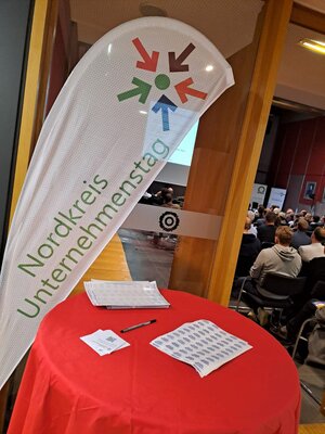 Bild - Werbung Unternehmertag Beachflag Unternehmenstag (pro-t-in GmbH)